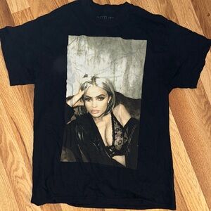 Kylie Jenner  Graphic T-Shirt size medium